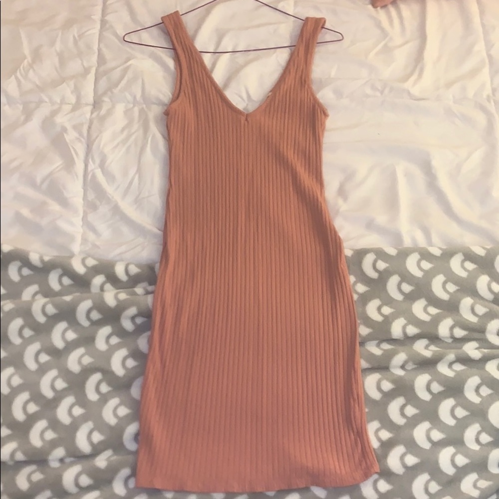 Bodycon midi dress. size small